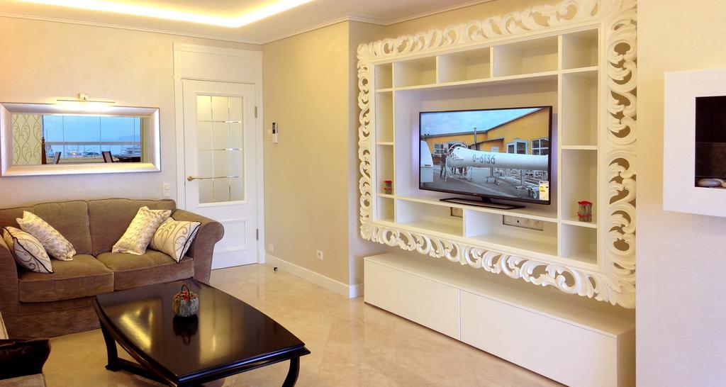 Apartments At Commodoro Villeneuve-Loubet Exterior photo